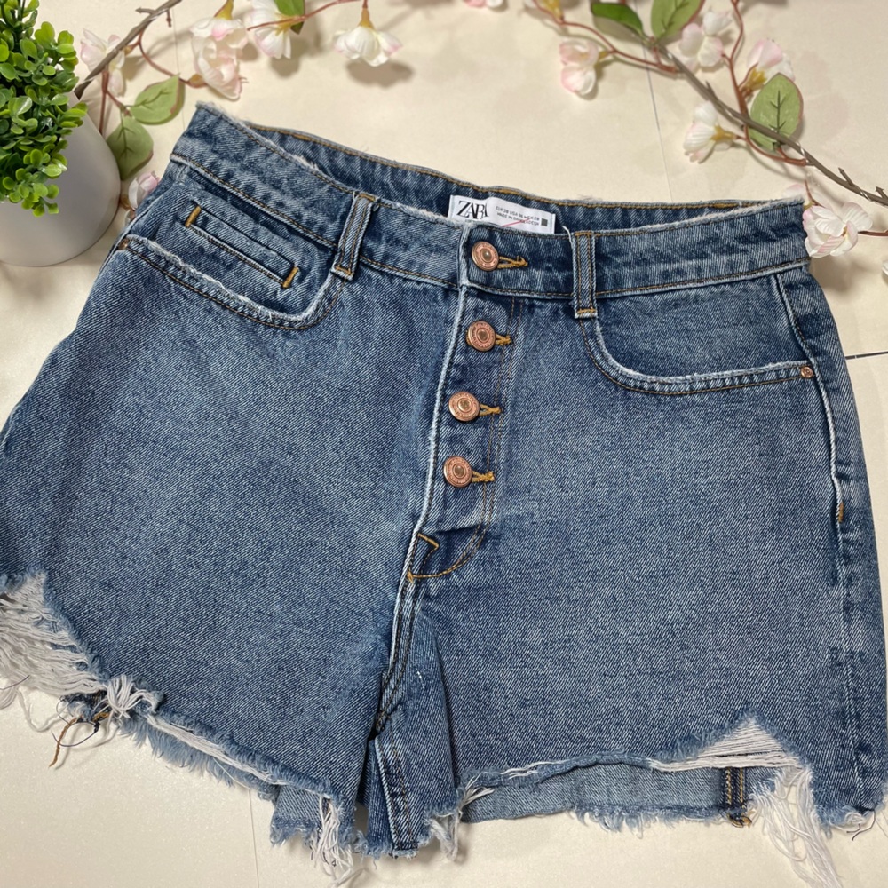 Zara barely worn Jean shorts